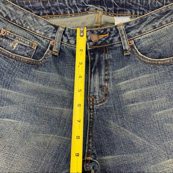 Apt 9 Embroidered Sequin Cuffed Crop Capri Jeans Osaka Fade Distressing Size 8 - Picture 13 of 16